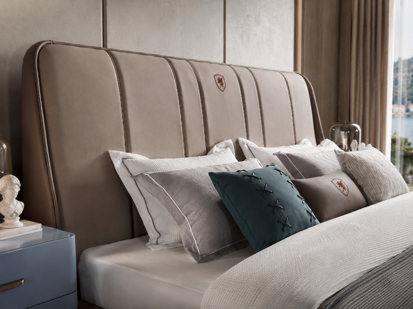 FFONCHI Leather Upholstered Bed