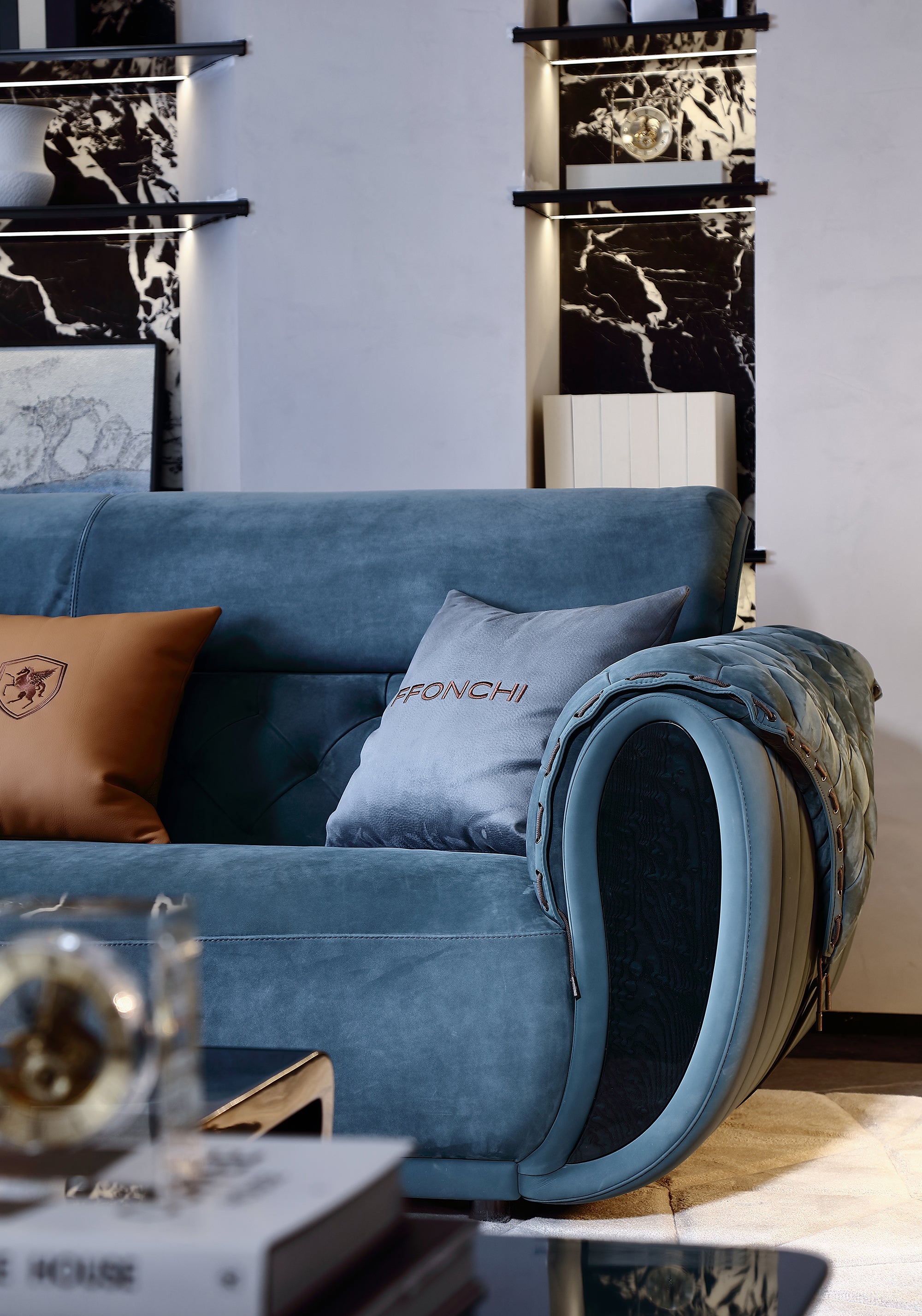 FFONCHI High-Back Tufted Straight Sofa