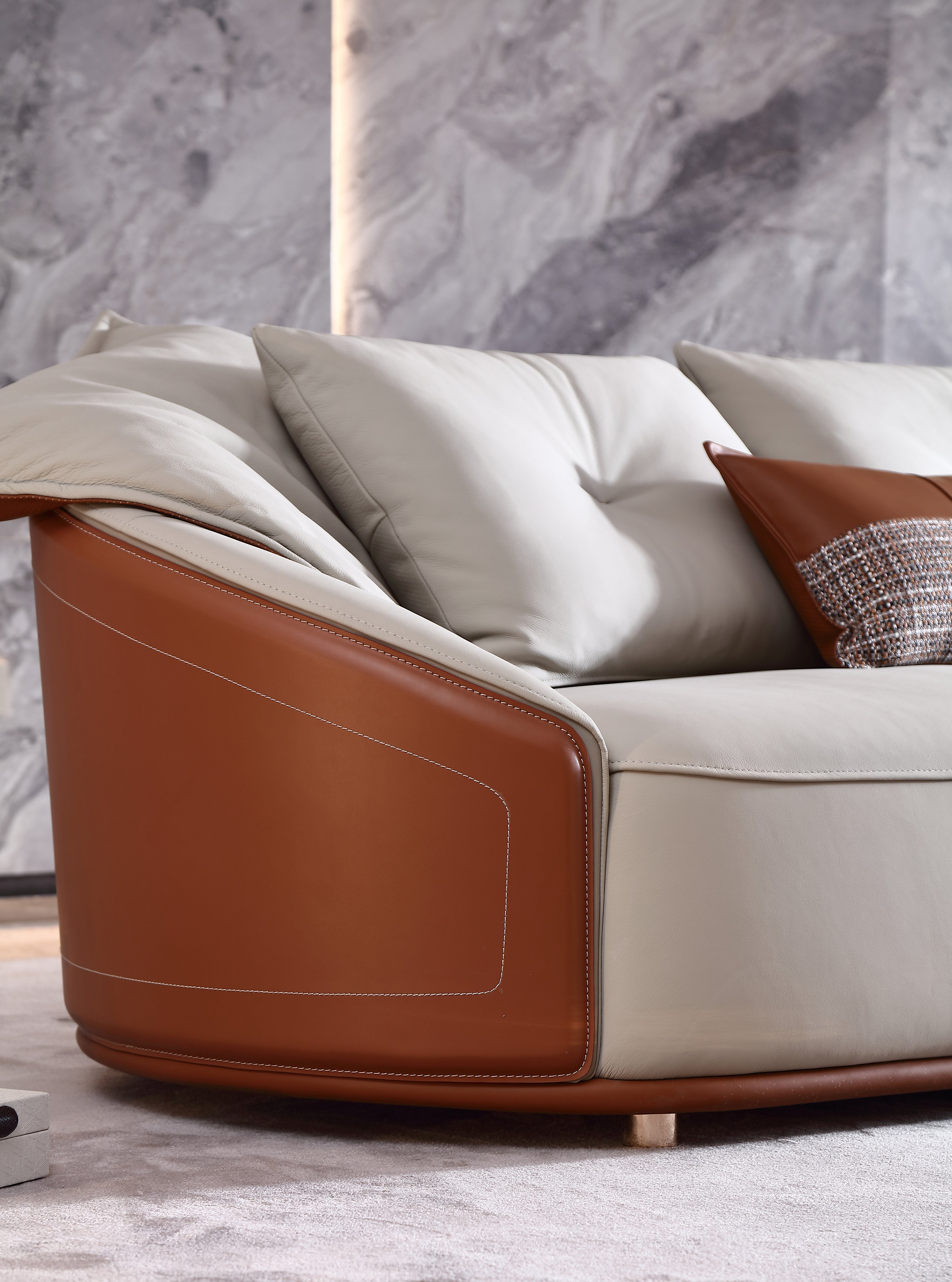 HOTTOP Curved Sectional with Cylindrical Console