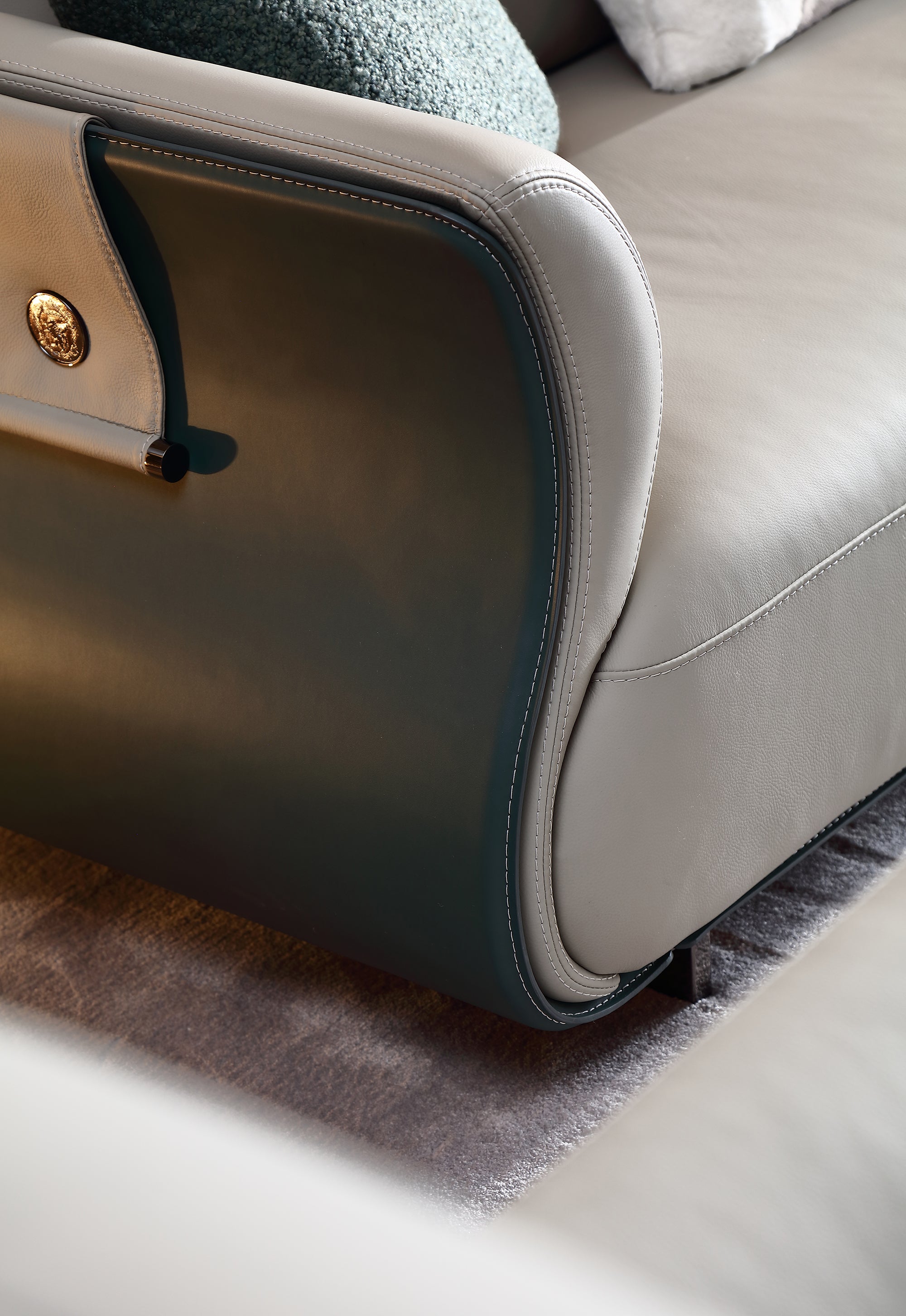 HOTTOP Slim Curved-Arm Straight Sofa