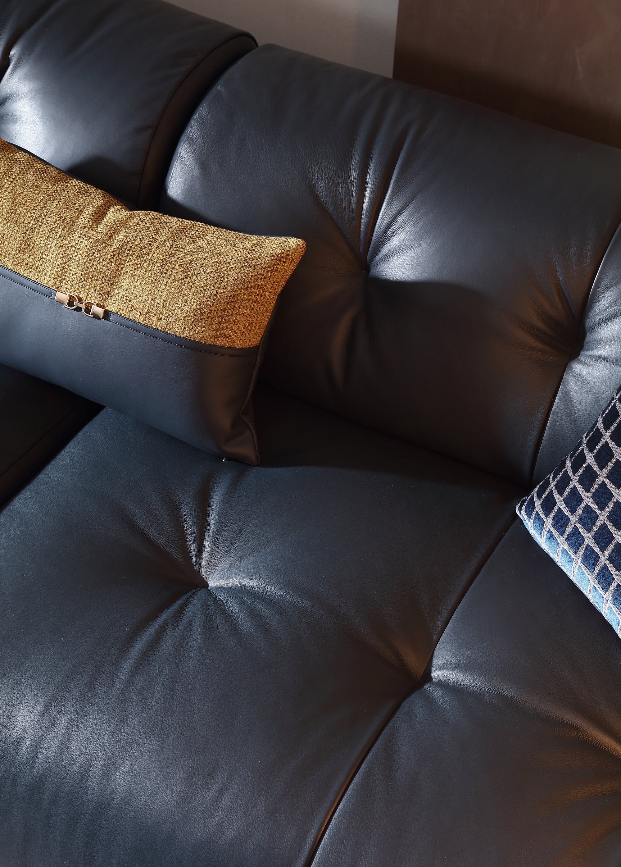 KALMIA Straight Sofa