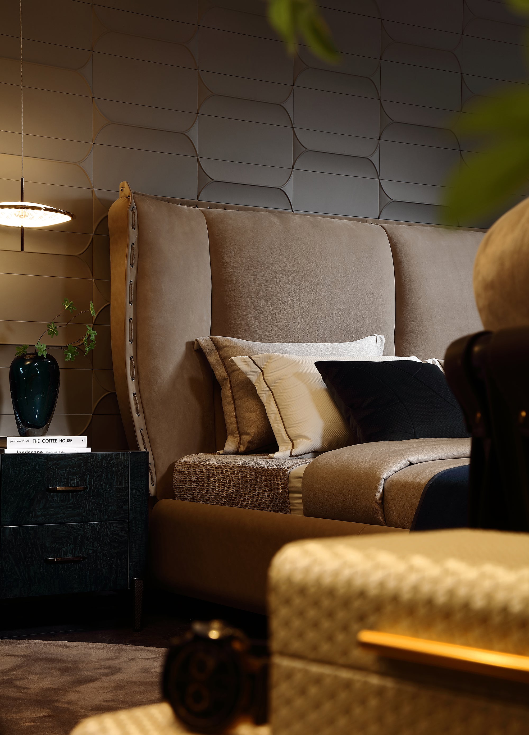 FFONCHI Nubuck Leather Upholstered Bed