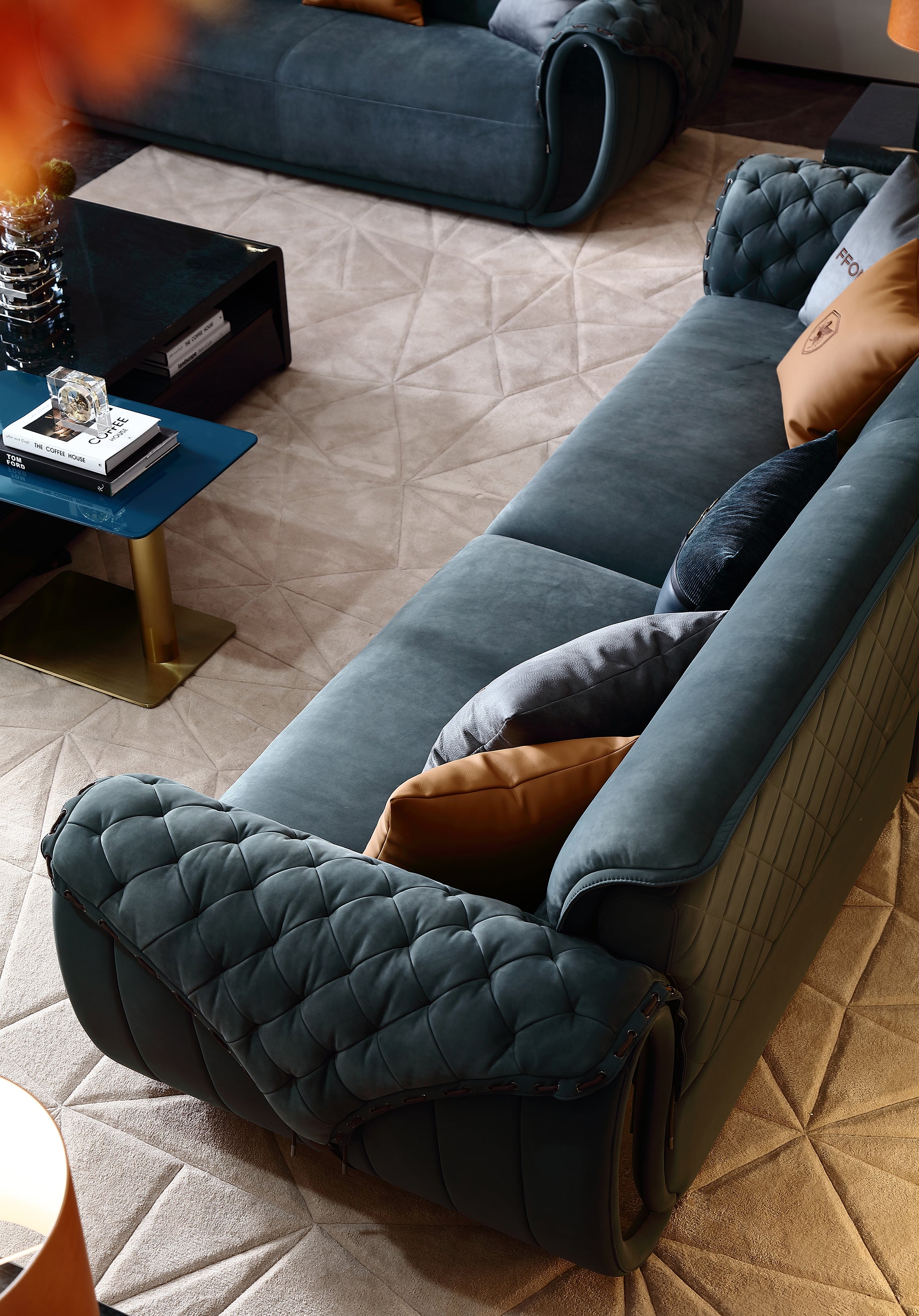 FFONCHI High-Back Tufted Straight Sofa