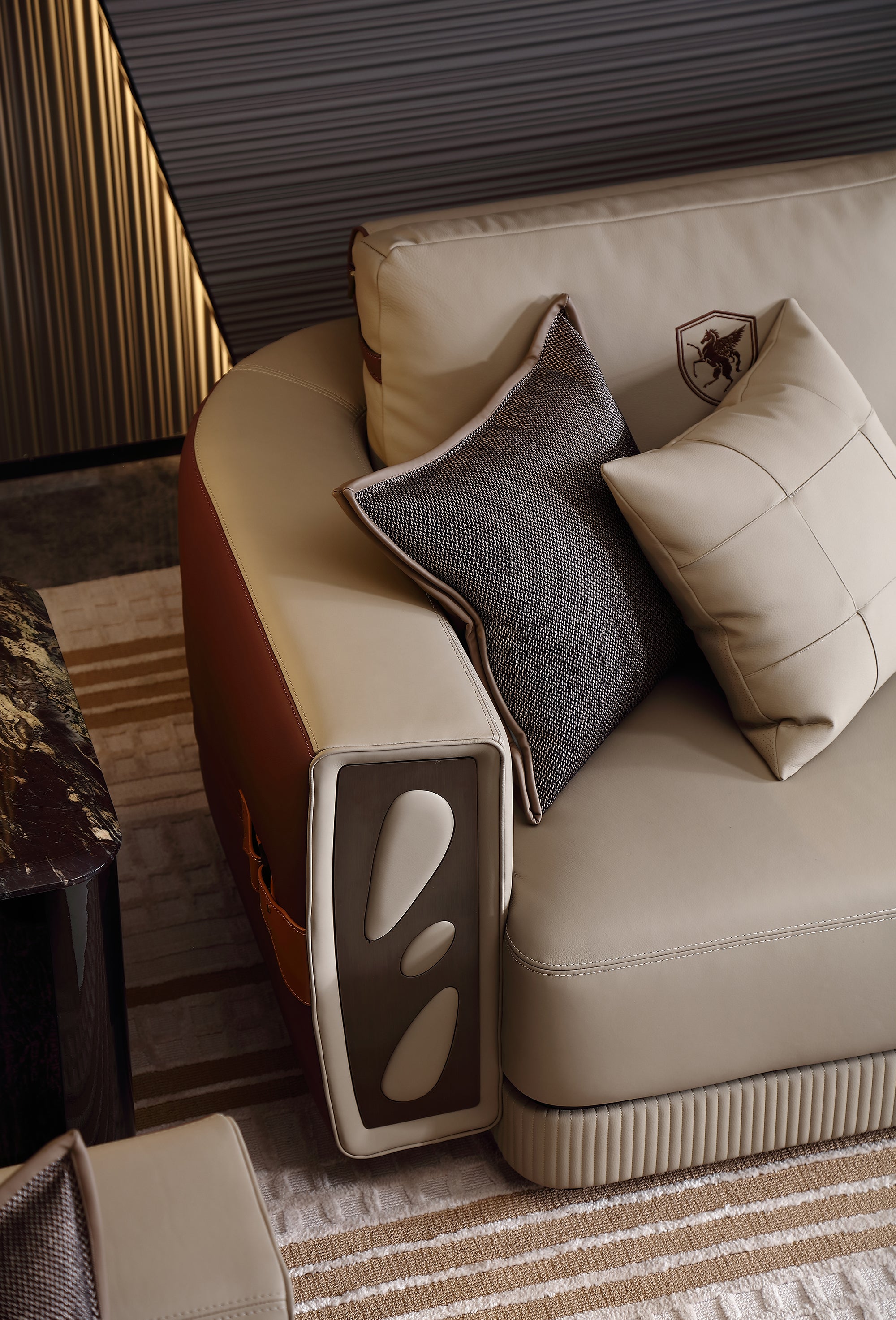 FFONCHI Straight Sofa