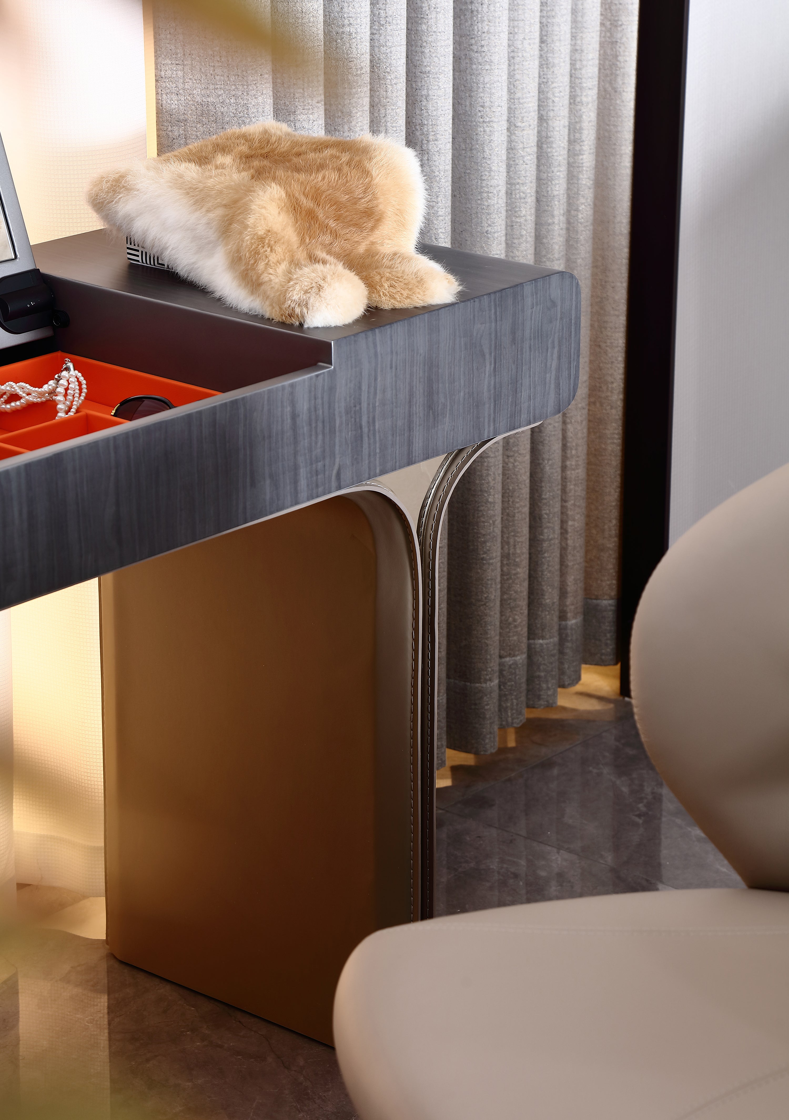 HOTTOP Flip-Top Vanity Table